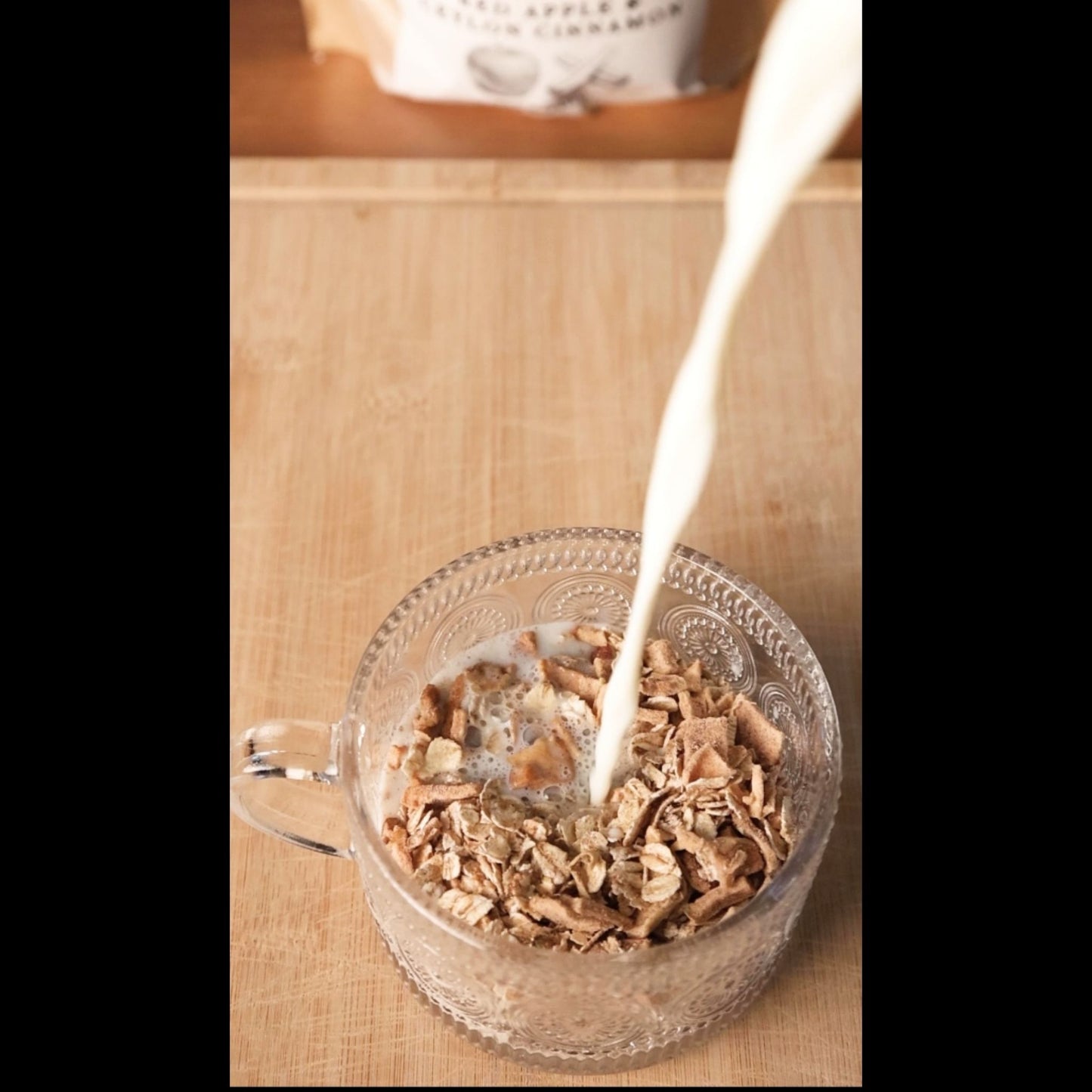 Gut Friendly Apple Cinnamon Creamy Oats High Fibre Breakfast 