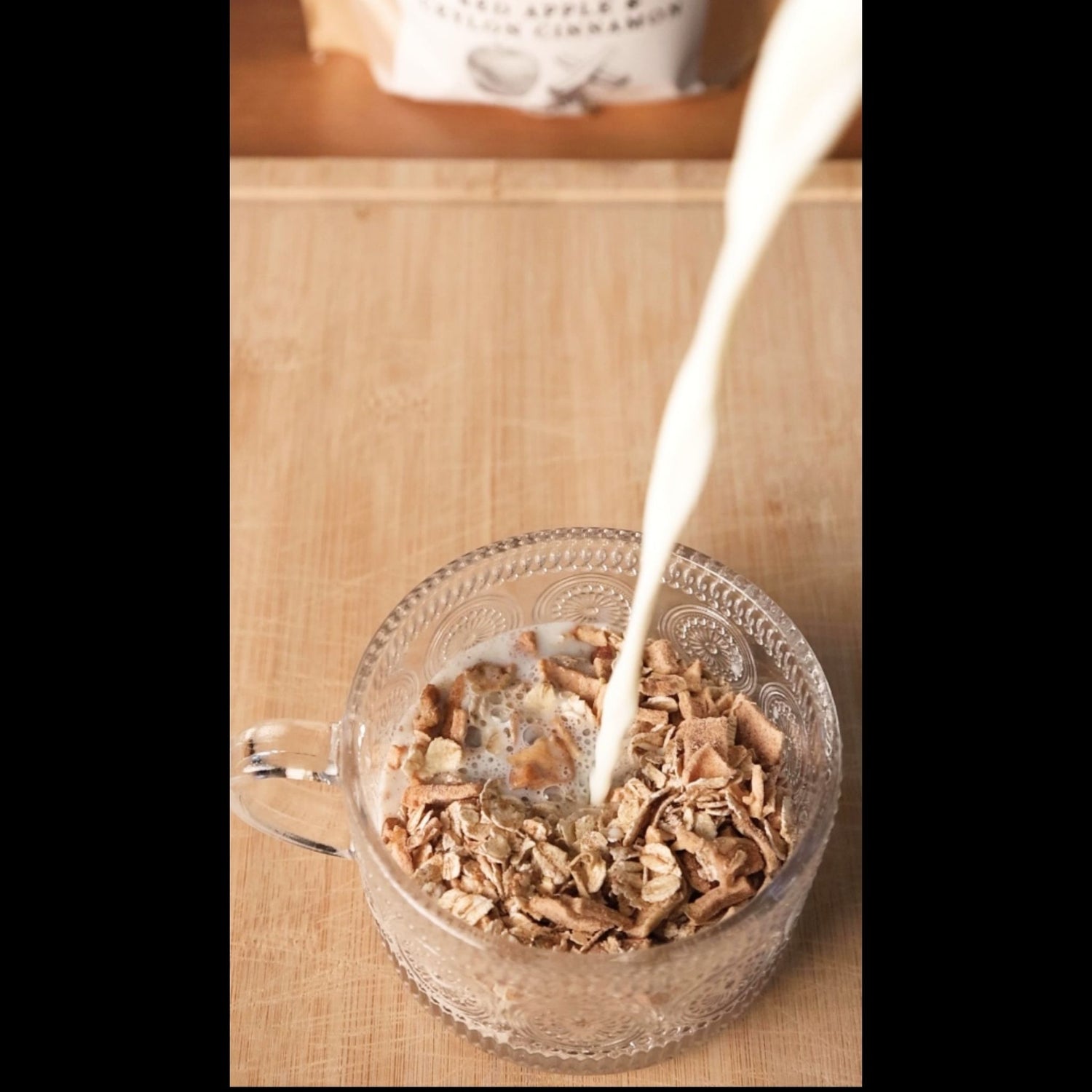 Gut Friendly Apple Cinnamon Creamy Oats High Fibre Breakfast 
