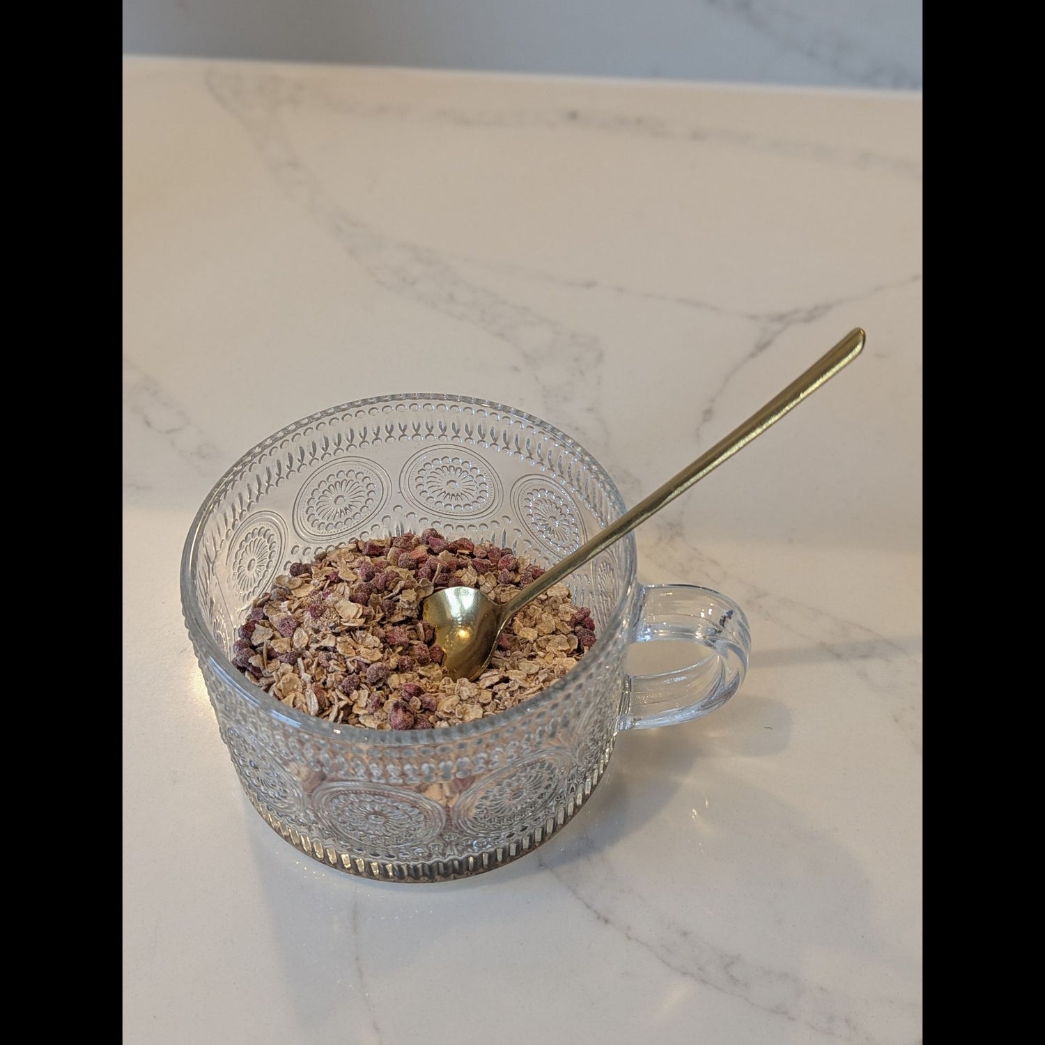 Low FODMAP IBS Friendly Breakfast High Fibre Sensitive Tummies Oats in Glass Bowl